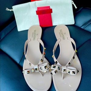 Selling my blush Valentino’s!